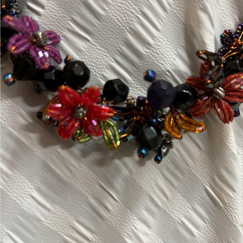 VINTAGE UNIQUE GLASS BEAD FLOWER NECKLACE